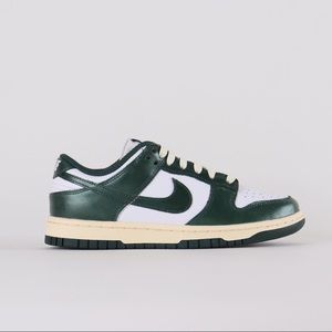 NIKE DUNK VINTAGE GREEN WOMEN’s